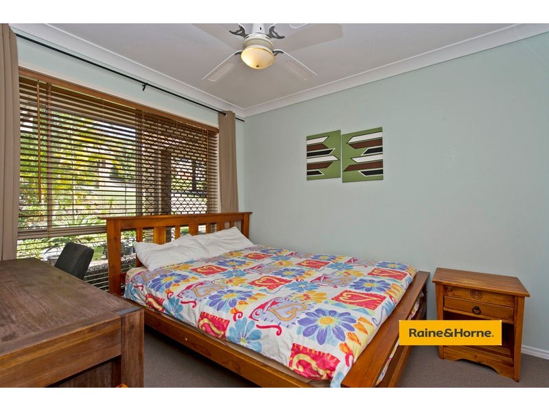 12 Bounty Way, Pacific Pines QLD 4211