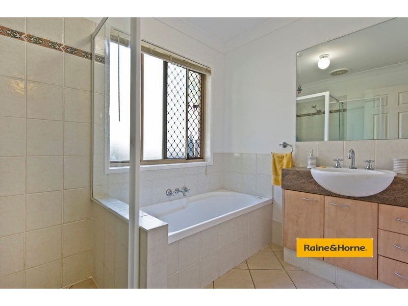 12 Bounty Way, Pacific Pines QLD 4211