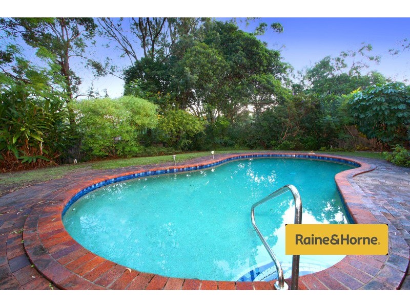 12 Latrobe Avenue, Helensvale QLD 4212