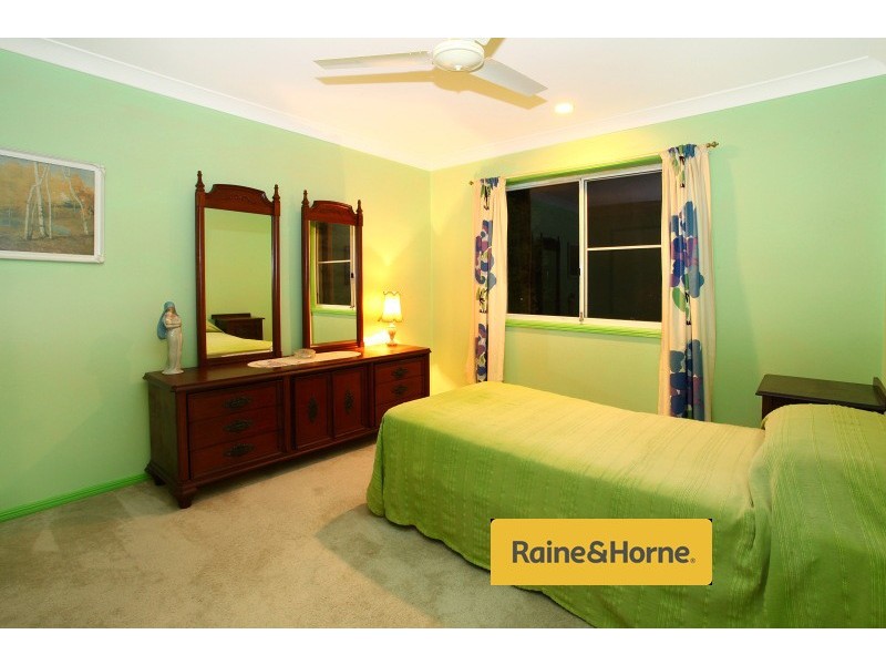 12 Latrobe Avenue, Helensvale QLD 4212