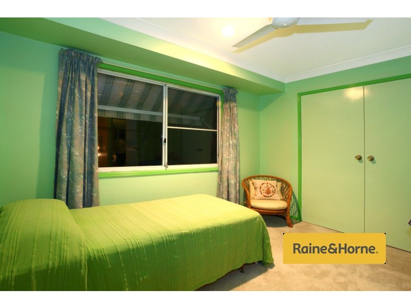 12 Latrobe Avenue, Helensvale QLD 4212