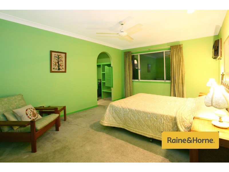 12 Latrobe Avenue, Helensvale QLD 4212