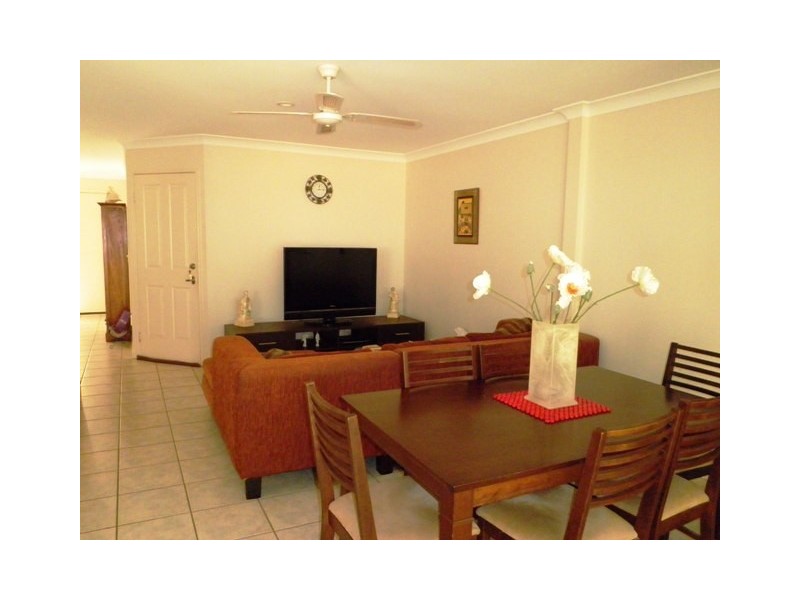 16/74 Universal Street, Pacific Pines QLD 4211