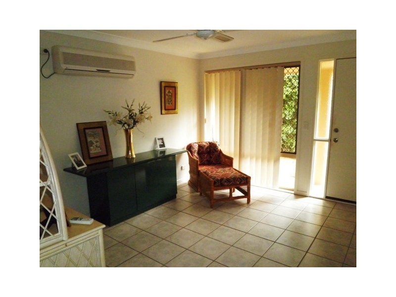 16/74 Universal Street, Pacific Pines QLD 4211