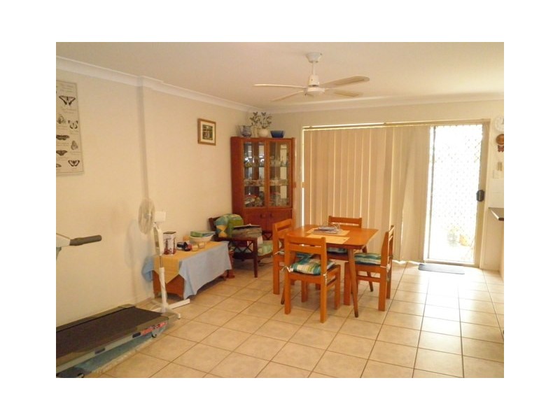 8/74 Universal Street, Pacific Pines QLD 4211