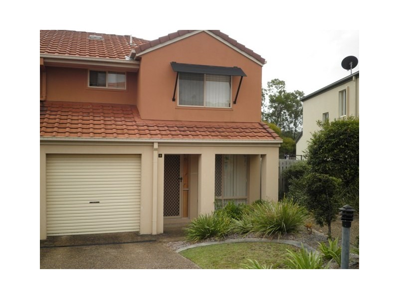 8/74 Universal Street, Pacific Pines QLD 4211