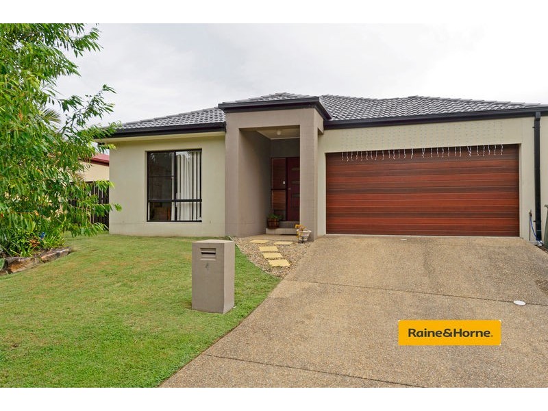 4 Bonner Court, Pacific Pines QLD 4211