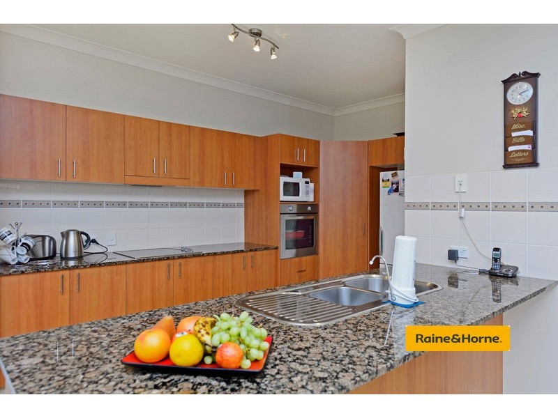 4 Bonner Court, Pacific Pines QLD 4211