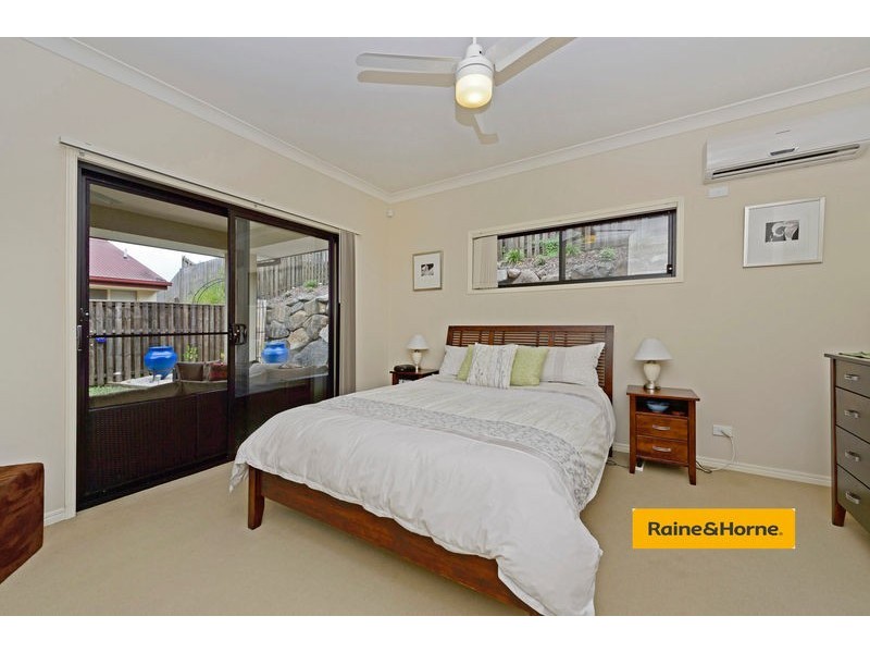 4 Bonner Court, Pacific Pines QLD 4211