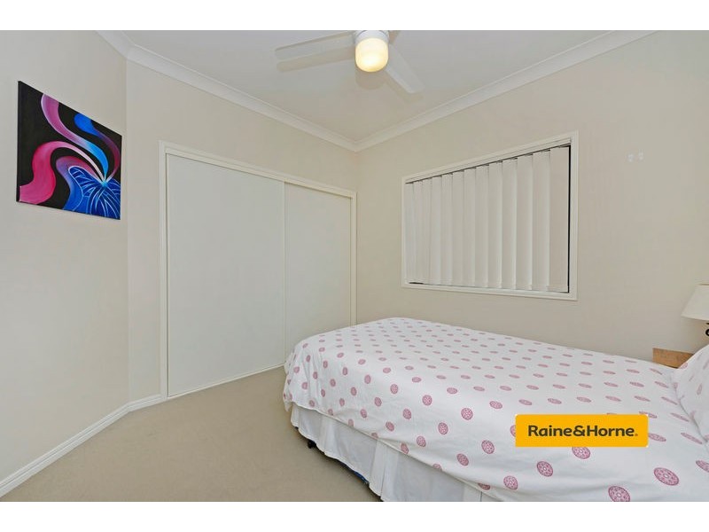 4 Bonner Court, Pacific Pines QLD 4211