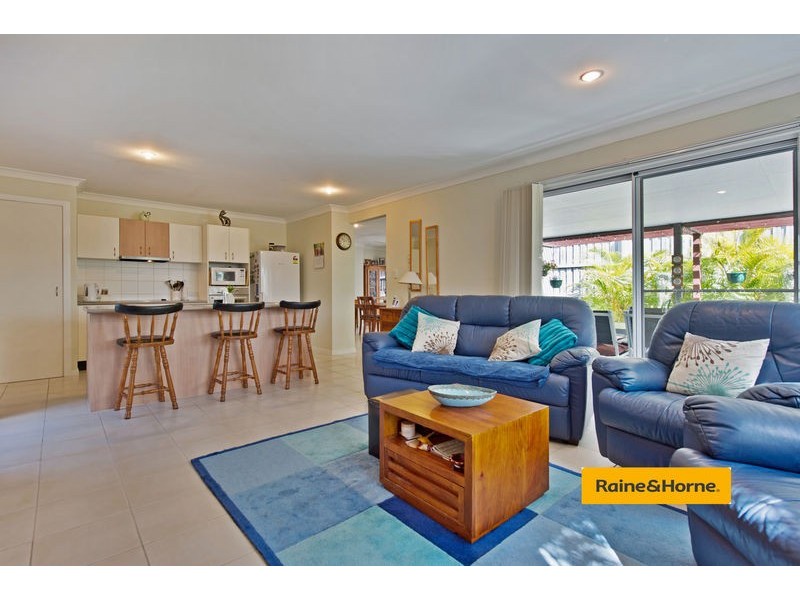 3 Norfolk Drive, Pacific Pines QLD 4211