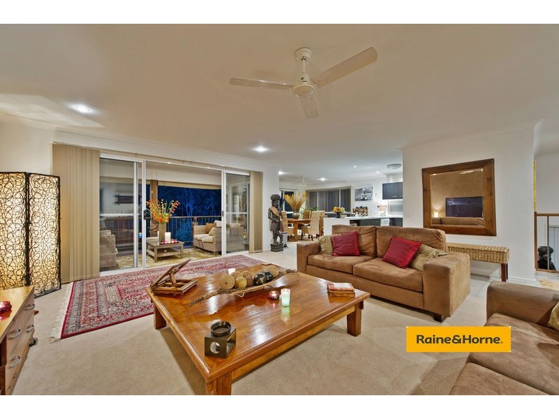 62 Cobb and Co Drive, Oxenford QLD 4210