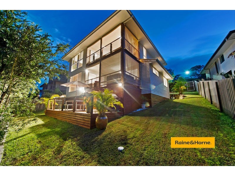 62 Cobb and Co Drive, Oxenford QLD 4210