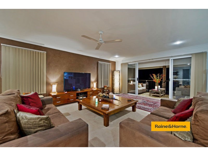 62 Cobb and Co Drive, Oxenford QLD 4210