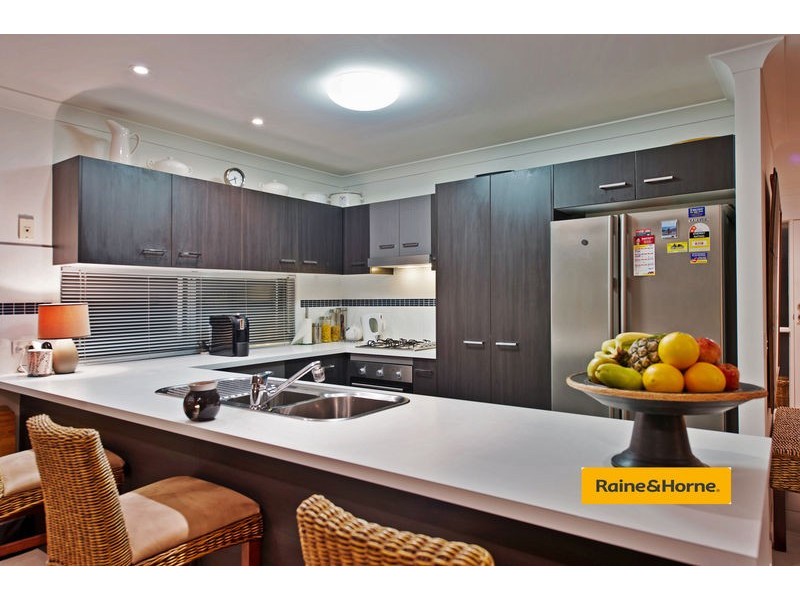 62 Cobb and Co Drive, Oxenford QLD 4210