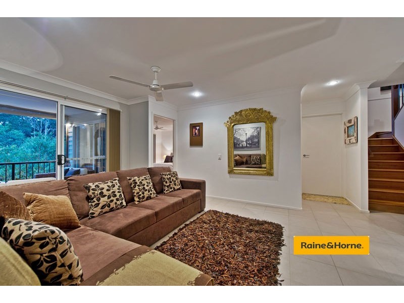 62 Cobb and Co Drive, Oxenford QLD 4210