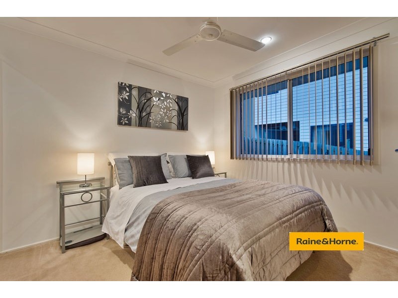 62 Cobb and Co Drive, Oxenford QLD 4210