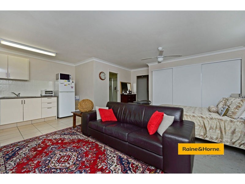 9 Lambert Drive, Maudsland QLD 4210