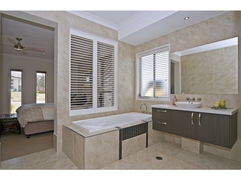 7 Kintail Lane, Coomera Waters QLD 4209