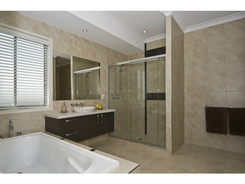 7 Kintail Lane, Coomera Waters QLD 4209