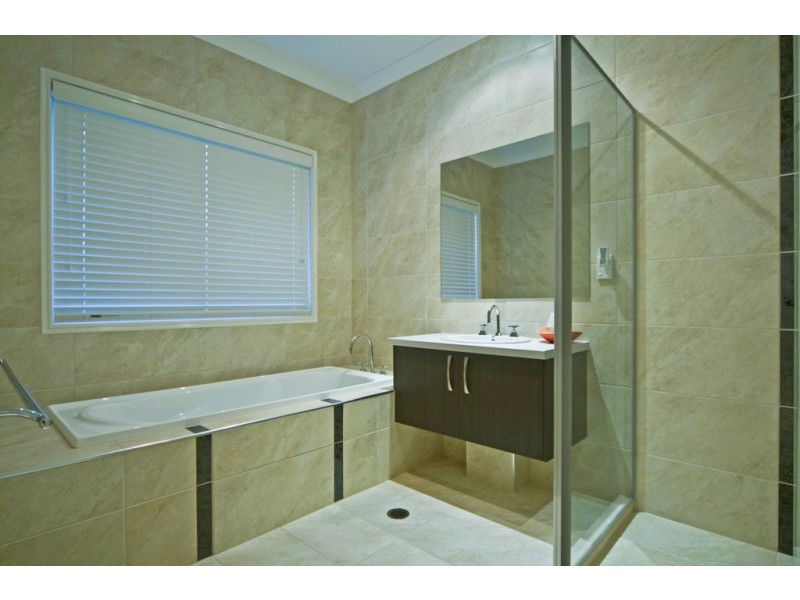 7 Kintail Lane, Coomera Waters QLD 4209