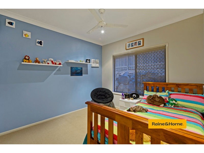 4 Coonowrin Street, Pacific Pines QLD 4211