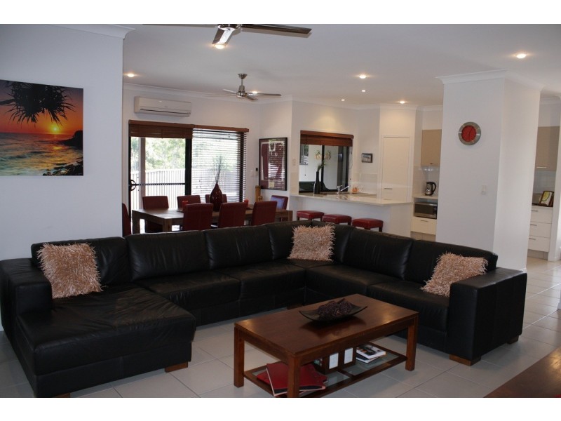 16 Chesterton Street, Pacific Pines QLD 4211