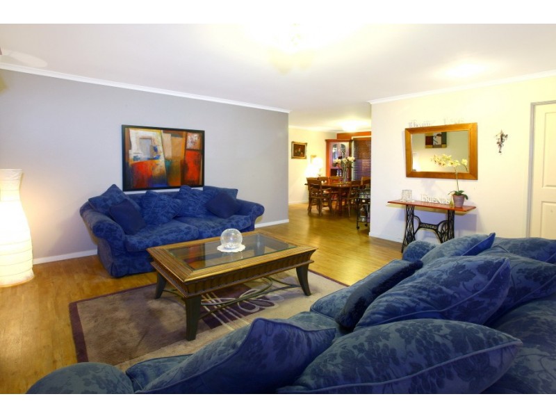 9 Rosswood Court, Helensvale QLD 4212