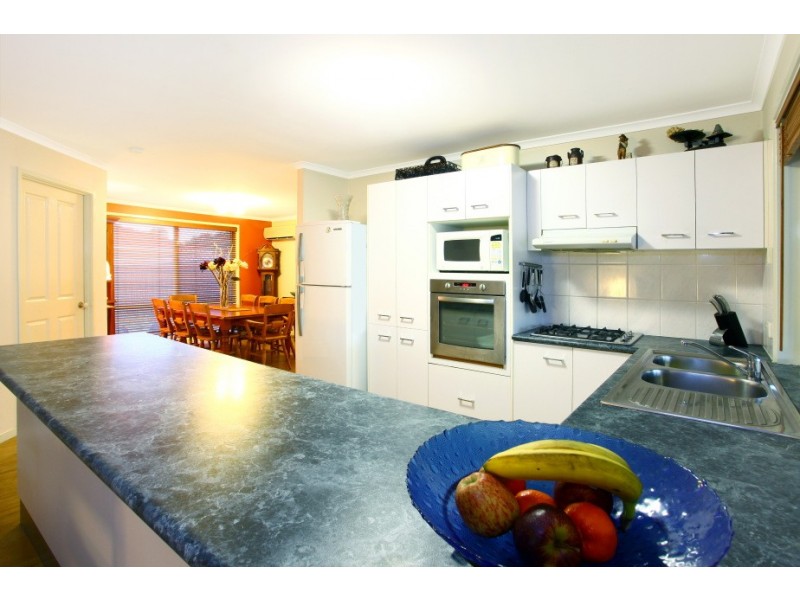 9 Rosswood Court, Helensvale QLD 4212