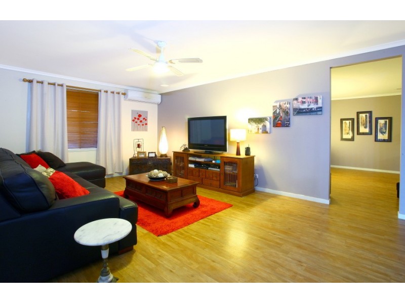 9 Rosswood Court, Helensvale QLD 4212