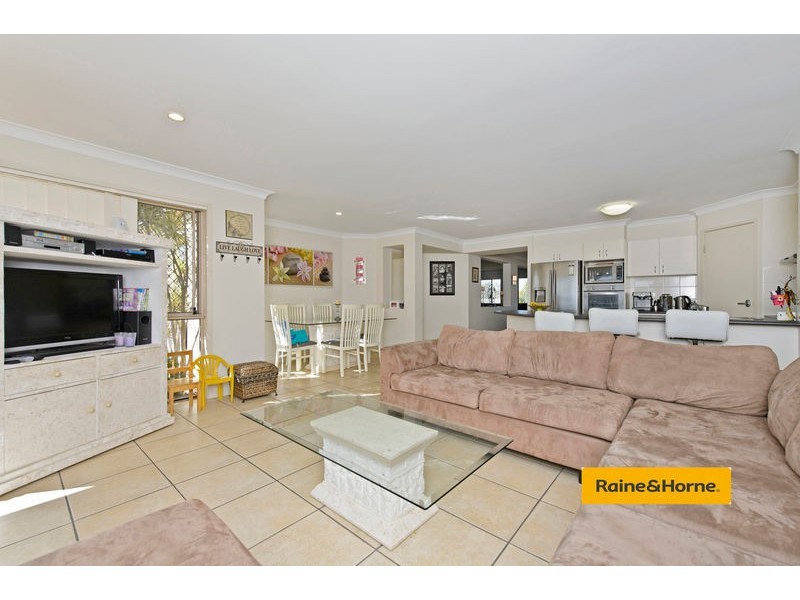 16 Cossington Circuit, Maudsland QLD 4210