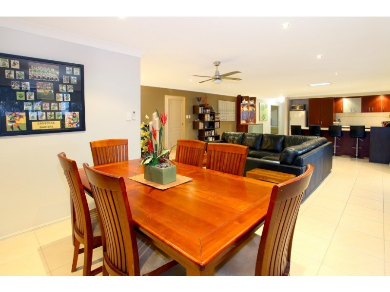 26 Whitely Circuit, Maudsland QLD 4210