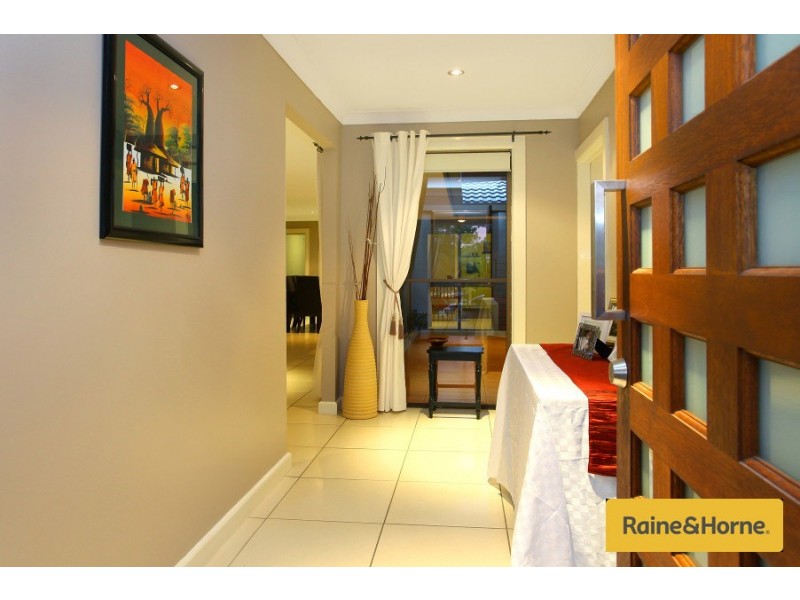 20 Ashford Road, Helensvale QLD 4212