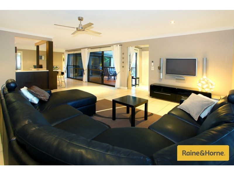 20 Ashford Road, Helensvale QLD 4212