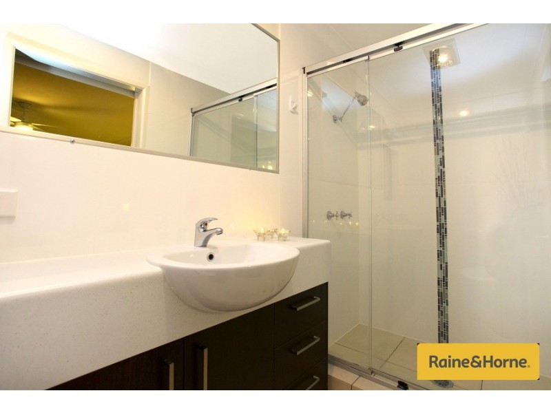 20 Ashford Road, Helensvale QLD 4212