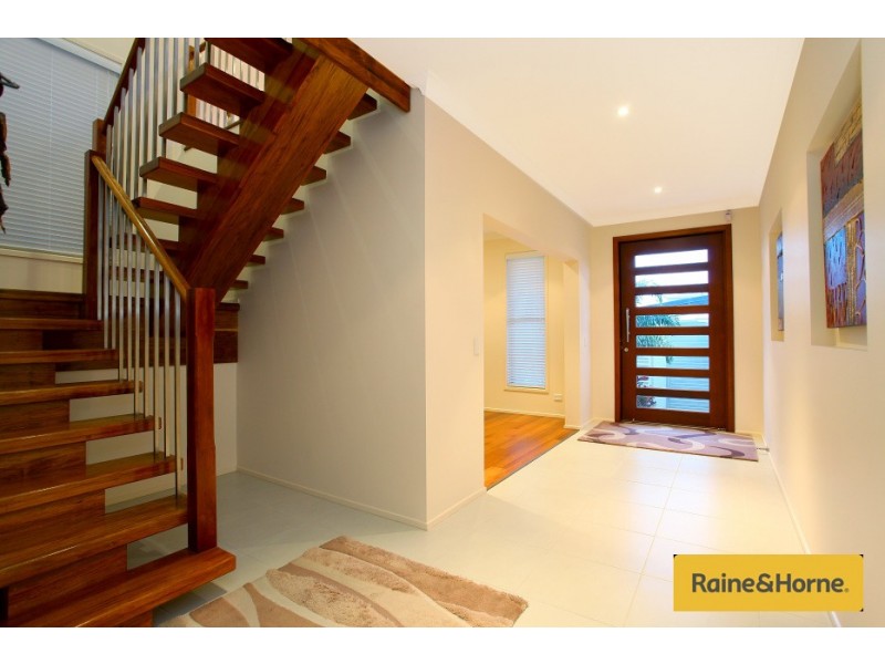 32A Harbourvue Court, Helensvale QLD 4212