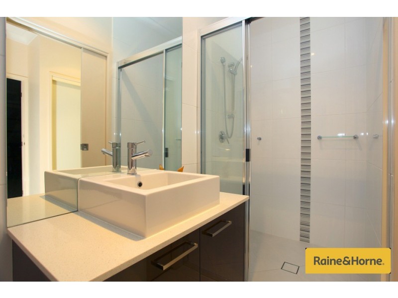 32A Harbourvue Court, Helensvale QLD 4212