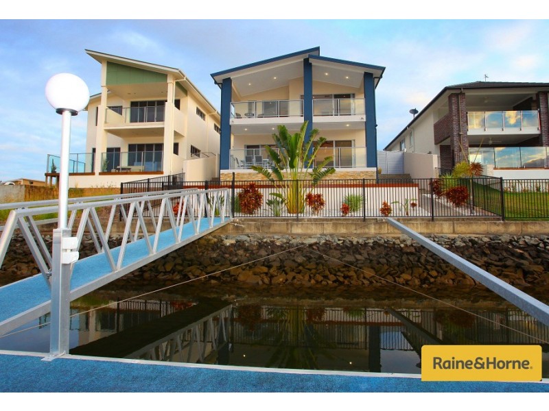 32A Harbourvue Court, Helensvale QLD 4212