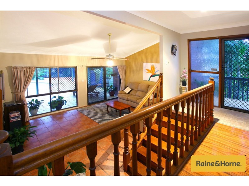 9 Berri Place, Helensvale QLD 4212
