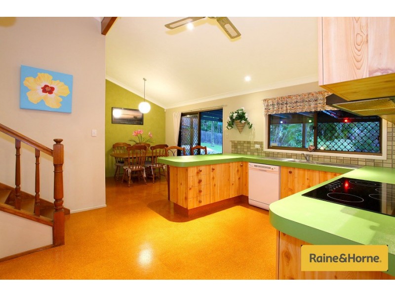 9 Berri Place, Helensvale QLD 4212