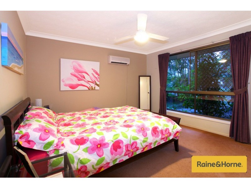9 Berri Place, Helensvale QLD 4212