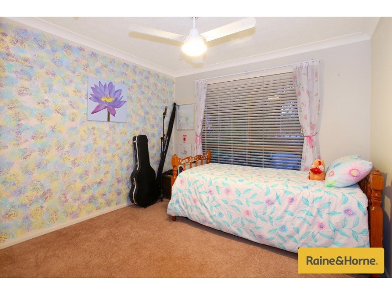 9 Berri Place, Helensvale QLD 4212