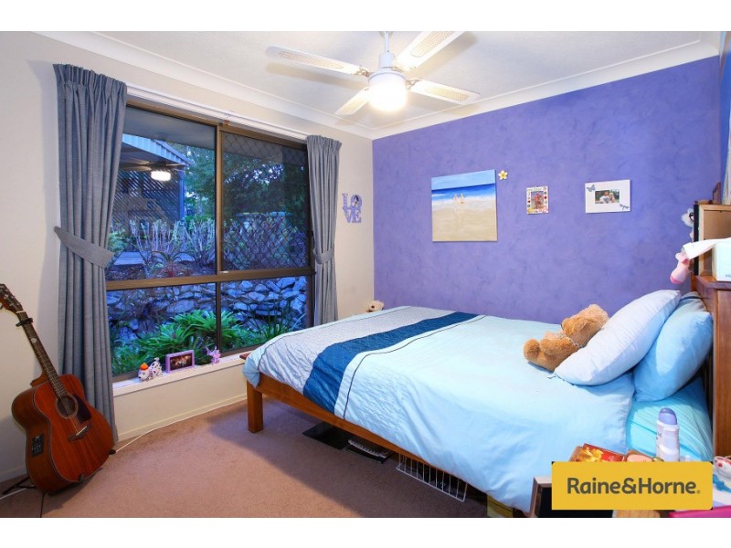9 Berri Place, Helensvale QLD 4212