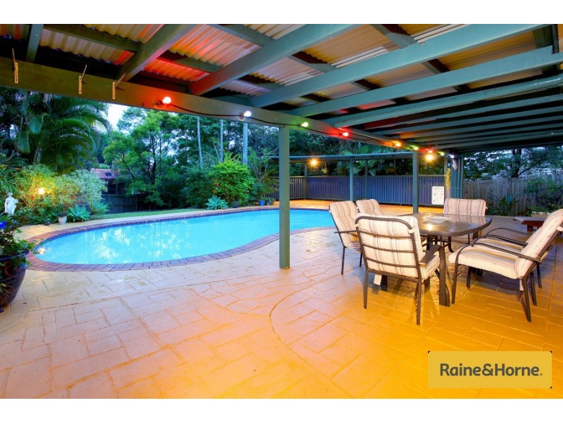 9 Berri Place, Helensvale QLD 4212