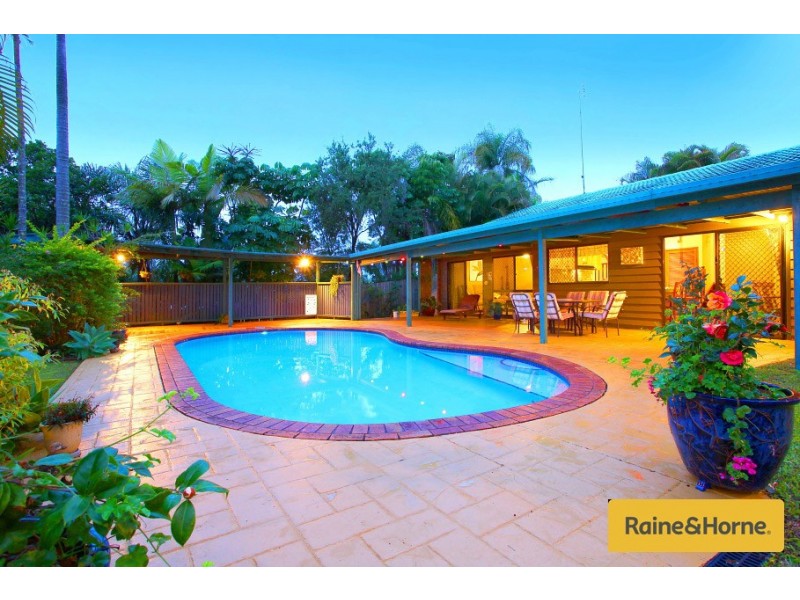 9 Berri Place, Helensvale QLD 4212