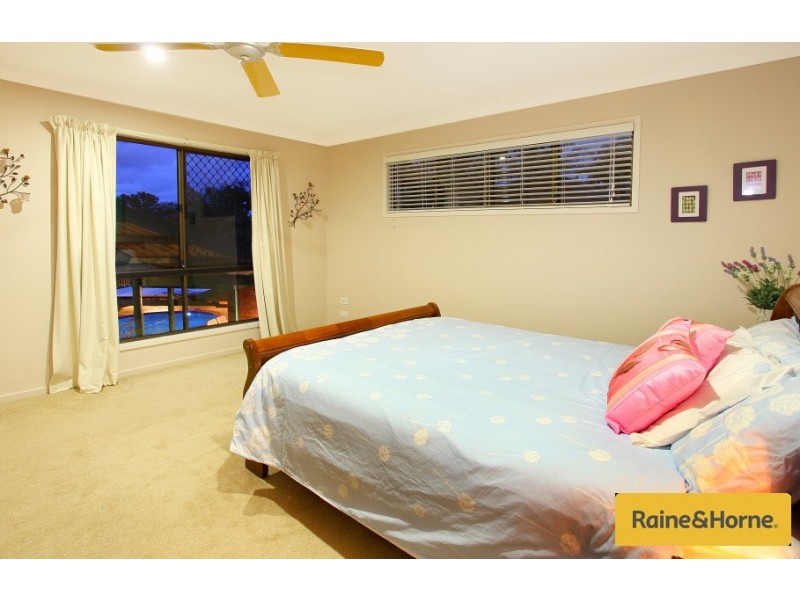 9 Berri Place, Helensvale QLD 4212