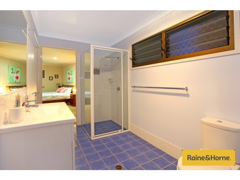 9 Berri Place, Helensvale QLD 4212