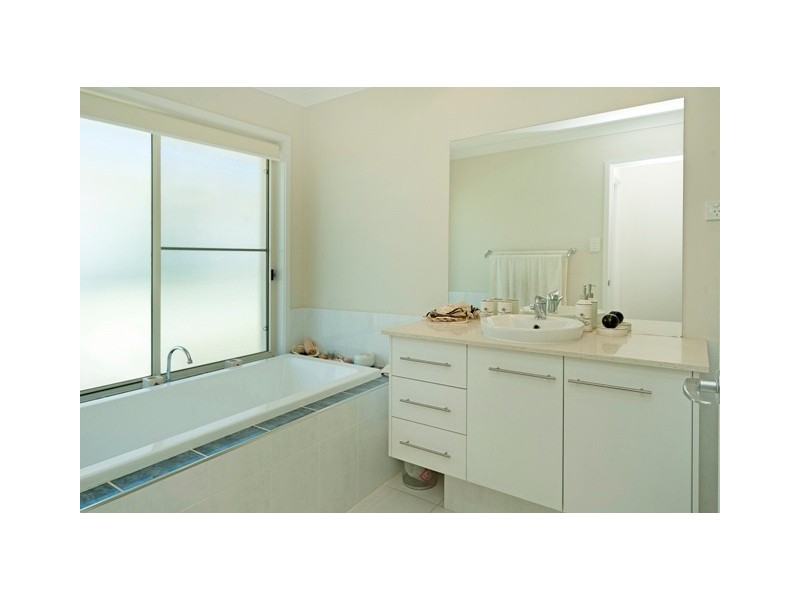 47 Coomera Court, Helensvale QLD 4212