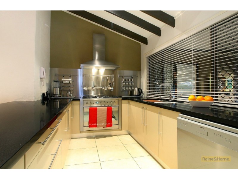 5 Sorell Place, Helensvale QLD 4212