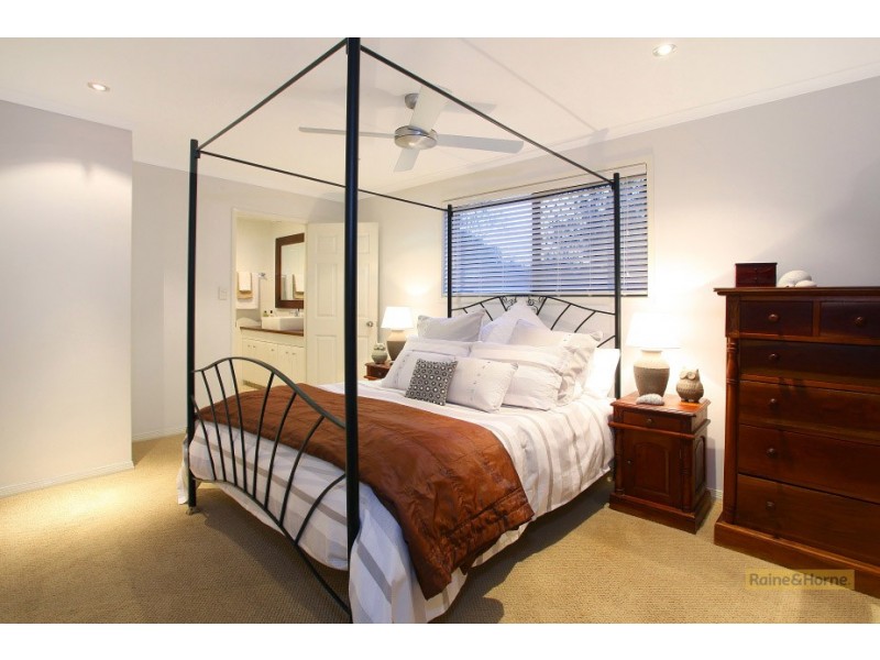 5 Sorell Place, Helensvale QLD 4212